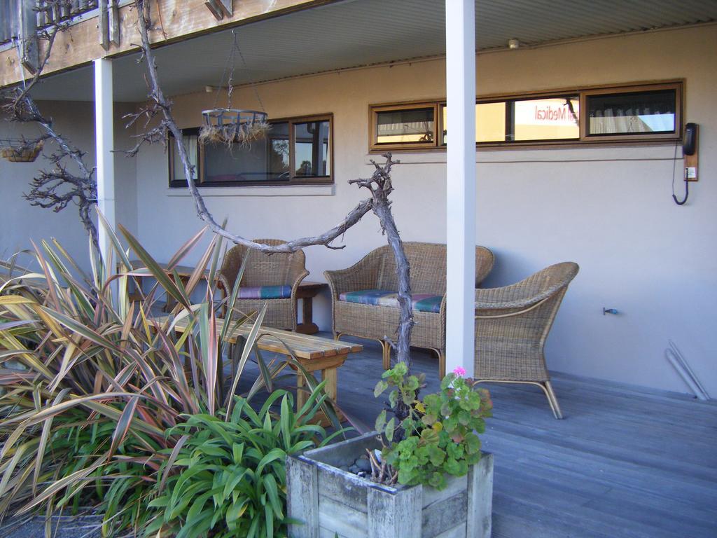 Hat Trick Lodge Motueka Bagian luar foto