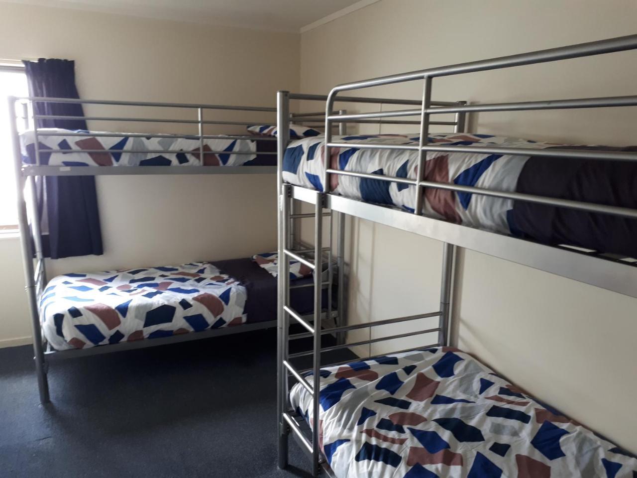 Hat Trick Lodge Motueka Bagian luar foto
